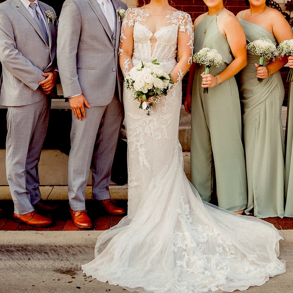 Lace silhouette wedding dress